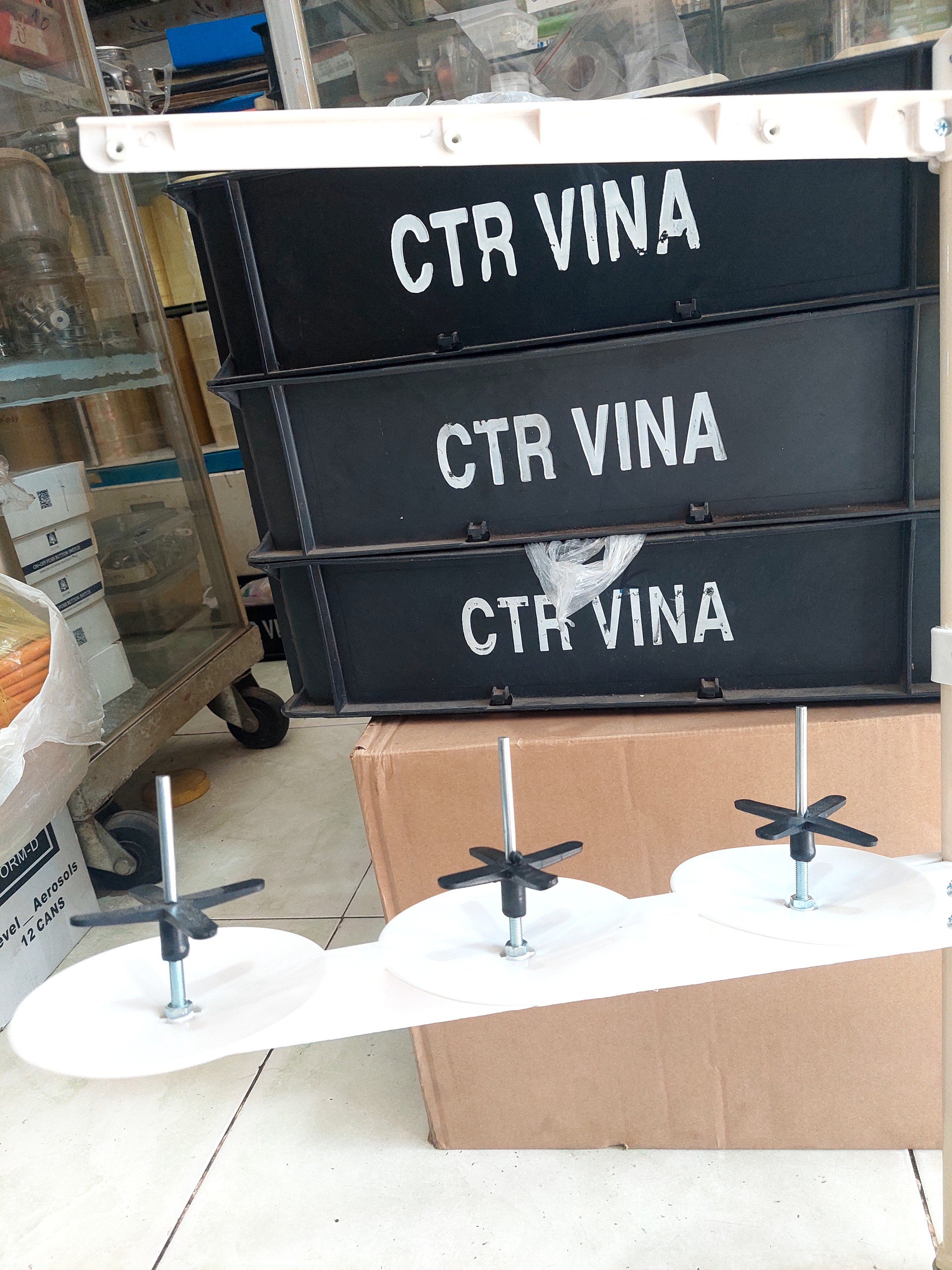 cây để chỉ máy vắt sổ