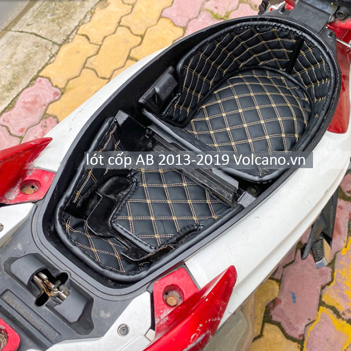 Lót cốp da cách nhiệt, chống sốc cho Honda Air Blade 2013-2019