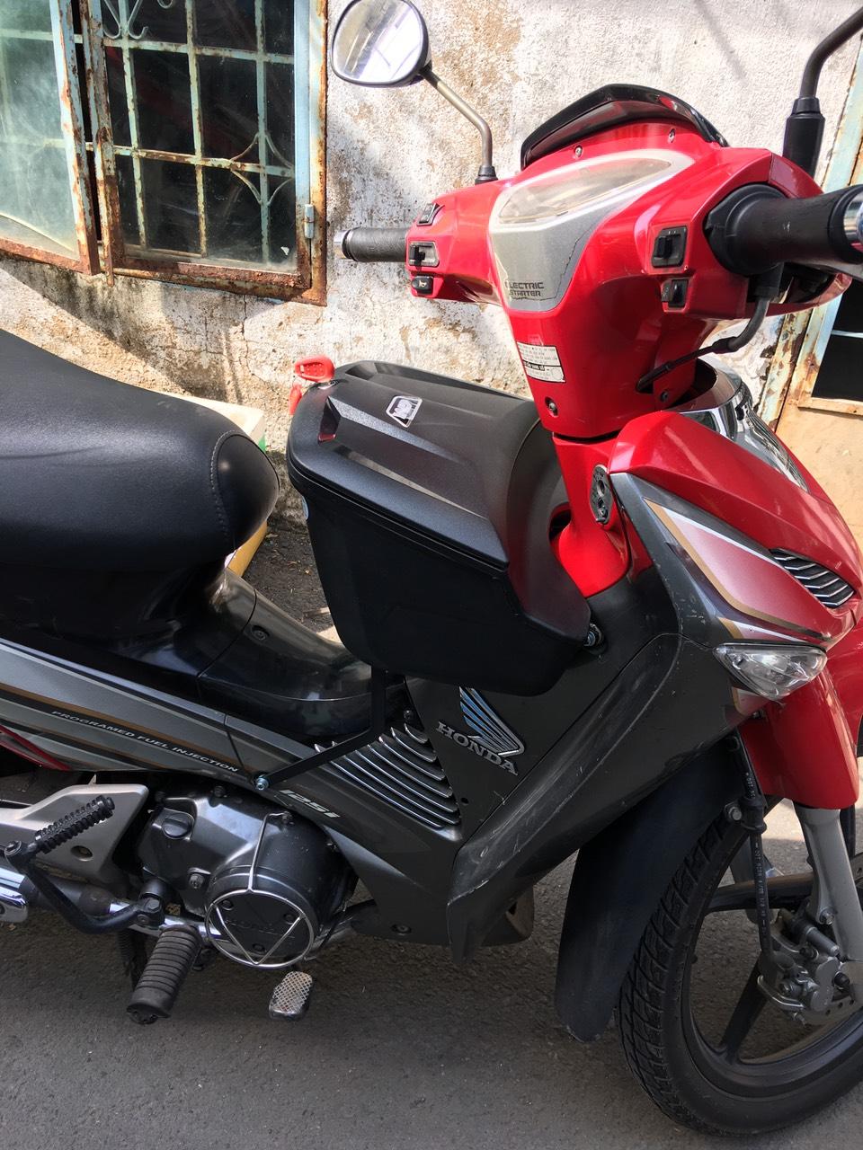 Thùng giữa Future neo mẫu givi G12N