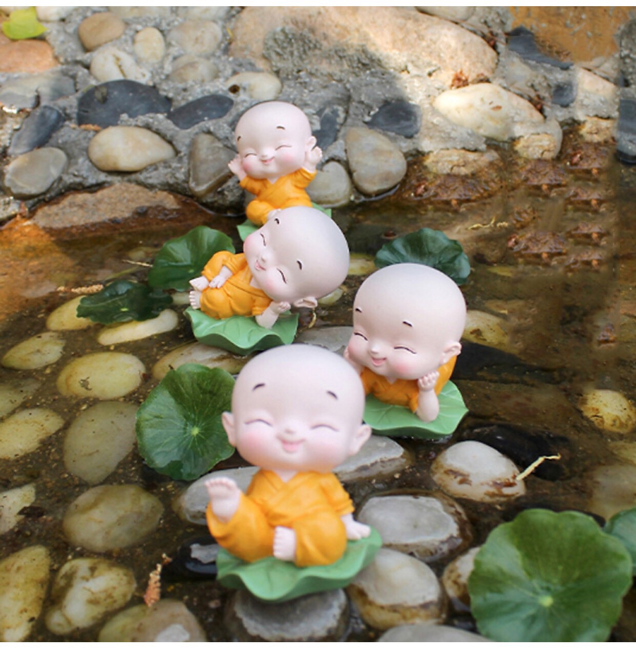 Bộ 4 chú tiểu lá sen