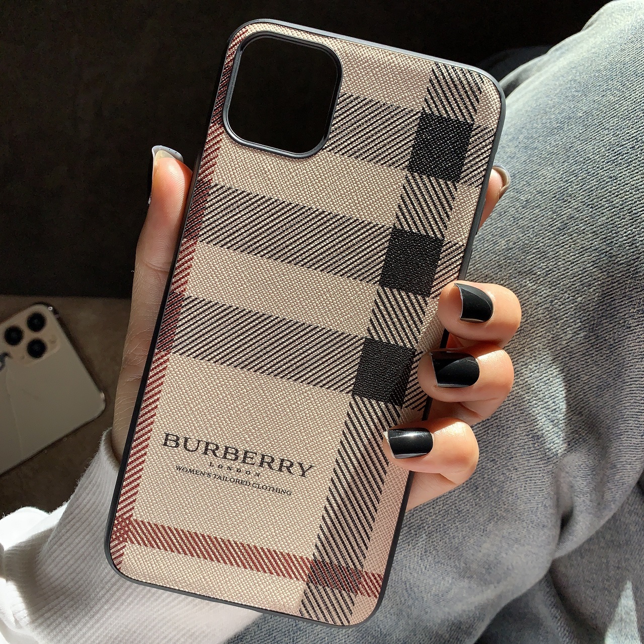 Ốp Lưng Da IMD Họa Tiết Nền Caro Burberry