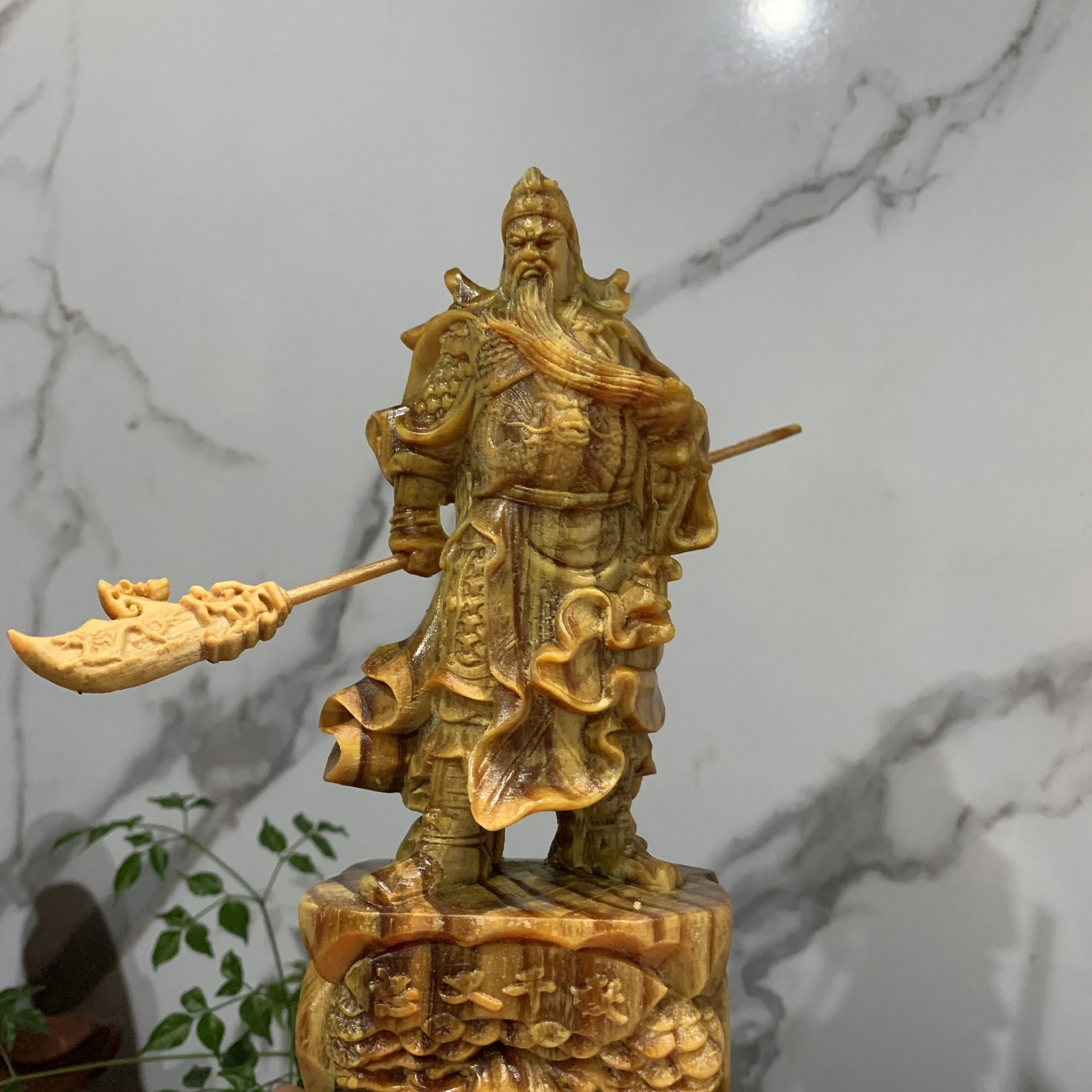 Tượng quan công, quan Vân trường gỗ huyết long cao 20 cm mẫu 2023 (tặng vòng bách xanh 12 ly)