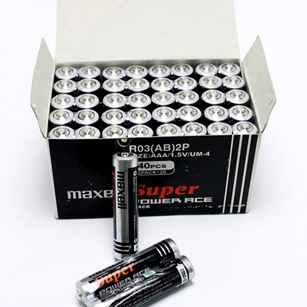 Pin 2A/3A Maxell