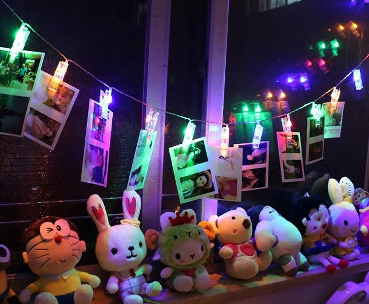 Đèn led kẹp ảnh nhiều màu, dùng điện