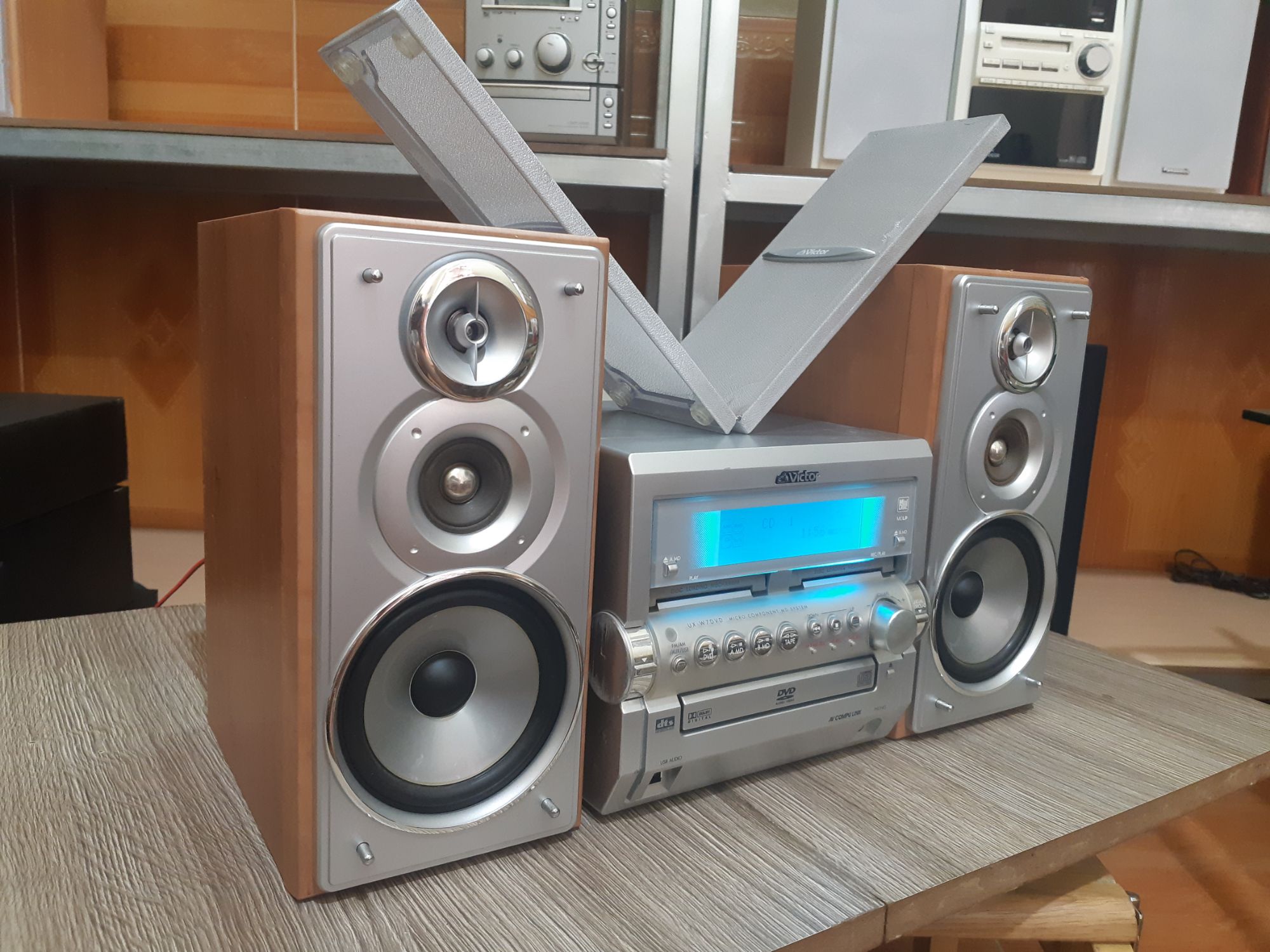 Dàn mini Victor CA-UXW7DVD-M quá chất