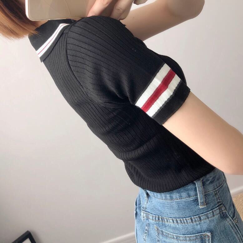 Áo Thun Gân Kiểu Cổ Bẻ Đính Nút Phối Sọc Màu Cổ Và Tay Cá Tính TTKXA0038