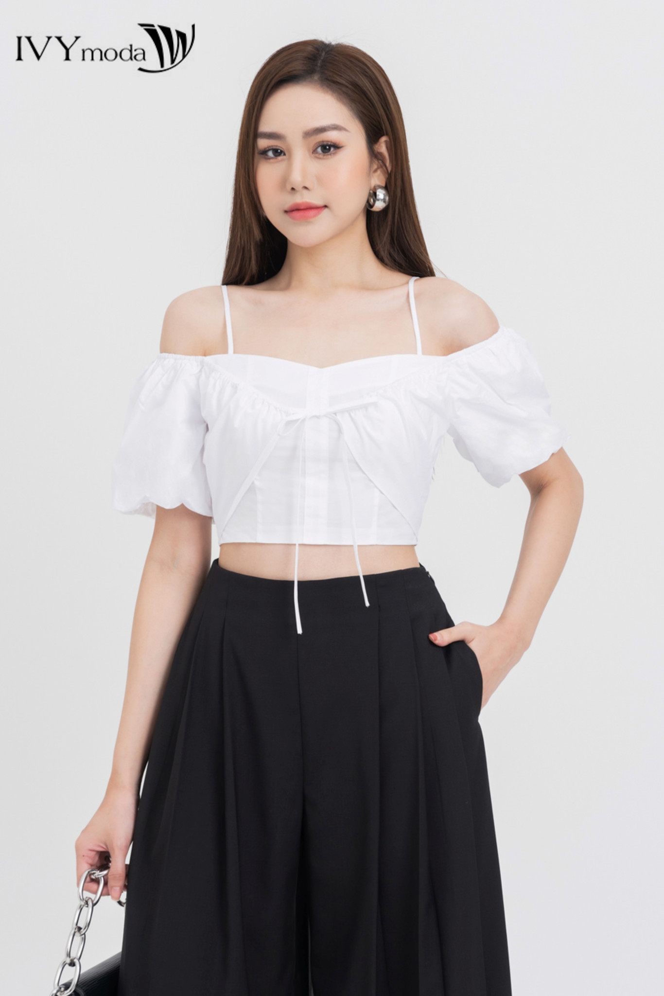 Áo trễ vai dáng croptop ivy moda ms 16m8281