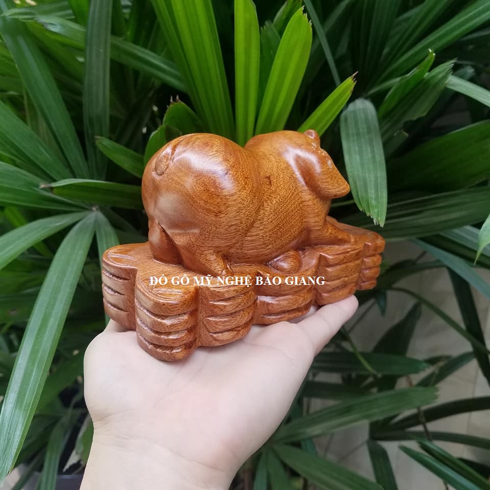 Tượng con lợn gỗ bách xanh ngang 15 sâu 7 cao 9 cm