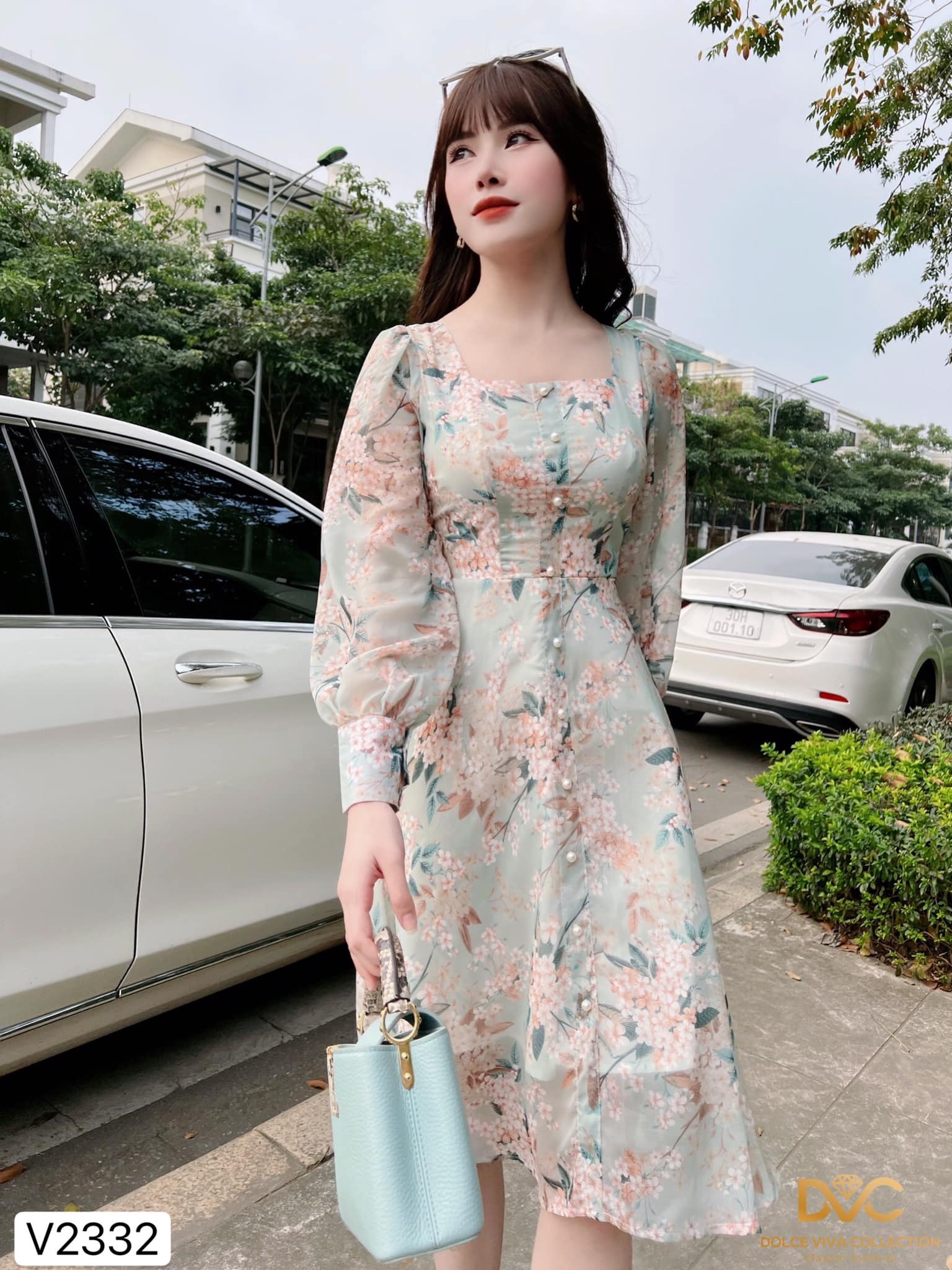 VÁY NỮ DÁNG XÒE TAY DÀI CỔ VUÔNG V2332