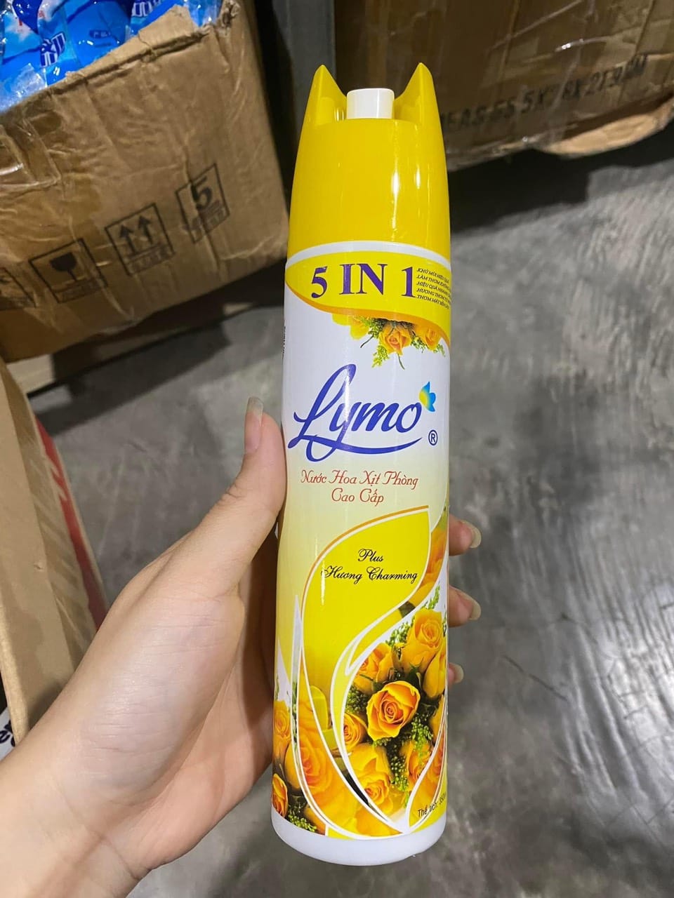Xịt thơm phòng lymo