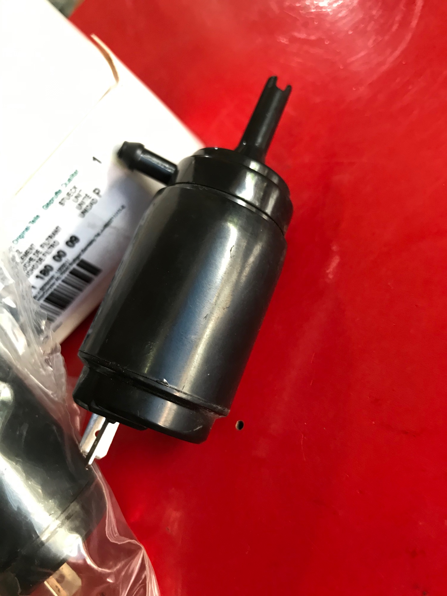 [HCM]Motor bơm xịt nước kính Mercedes Benz Sprinter