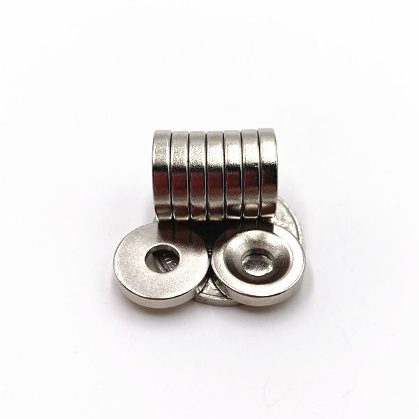 Nam châm đất hiếm 15x3mm lỗ 4mm siêu mạnh
