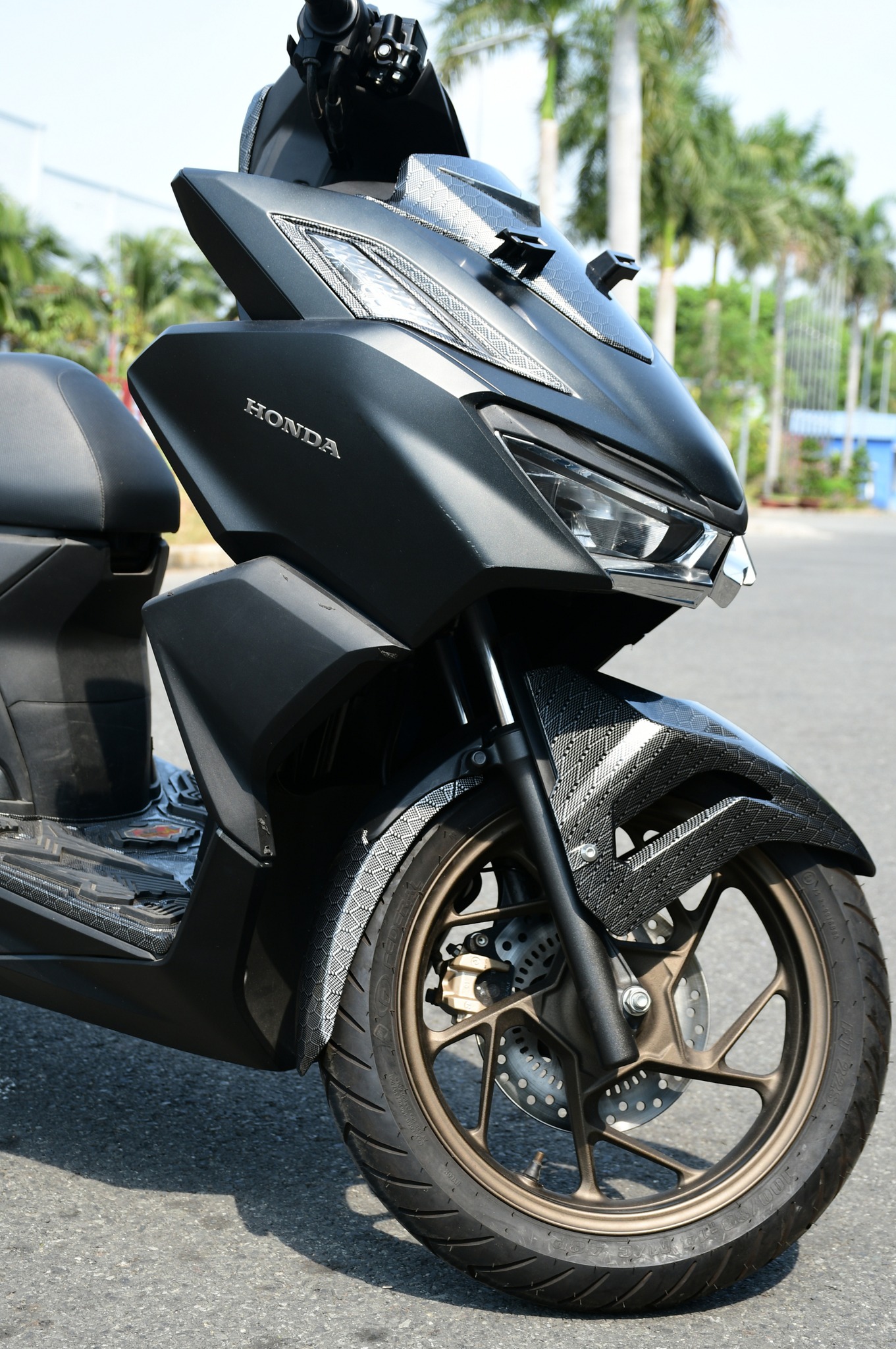 Tấm chắn bùn trước cho xe máy Honda Vario 160 - Tấm chắn bánh xe chất lượng cao / Bumper Mudguard Front for Honda Vario 160 - High-Quality Motorcycle Wheel Guard