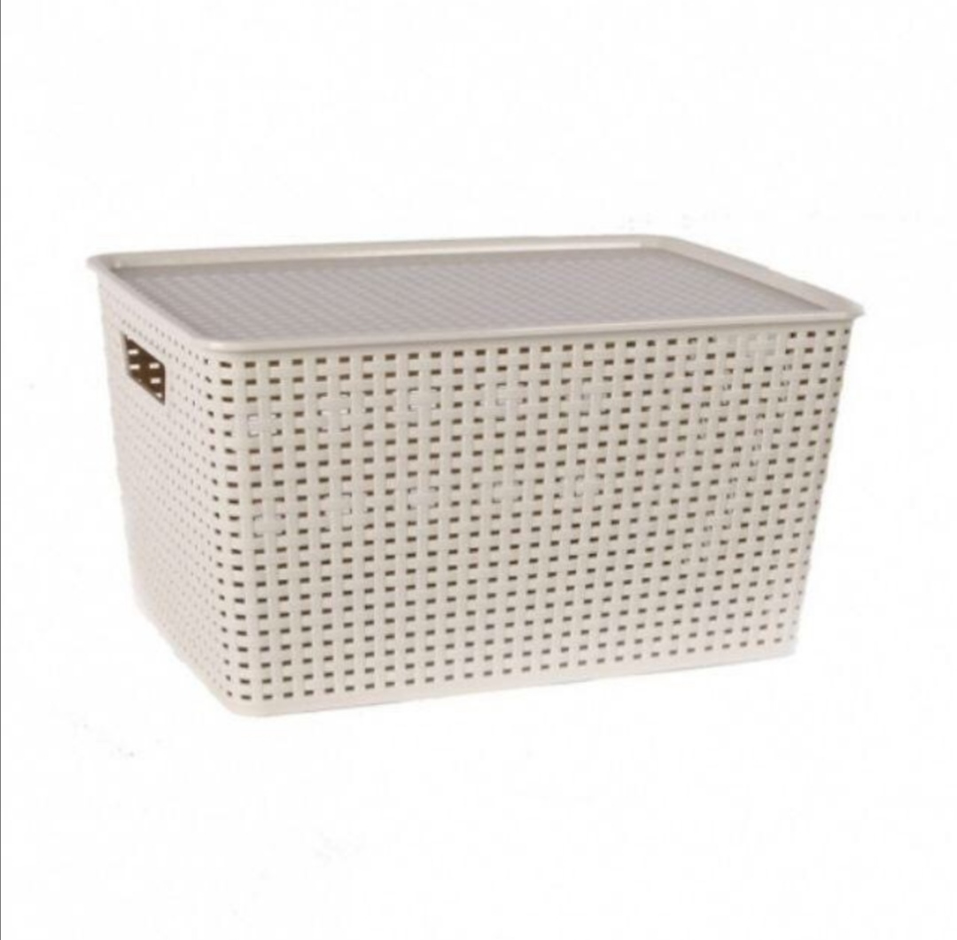 Bộ 3 rổ nhựa có nắp việt nhật. cỡ bé 14 x 19 x 28 cm. cỡ trung 20 x 27 x 40 cm. cỡ đại 23 x 30 x 43 cm.