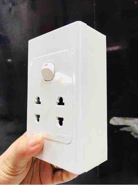 [HCM]Ổ cắm 2 + 1 lỗ MPE