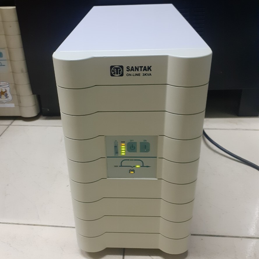 C3K - Bộ lưu điện (UPS) SANTAK Online 3000VA / 2100W (bao gồm ắc quy - BH: 12 tháng)