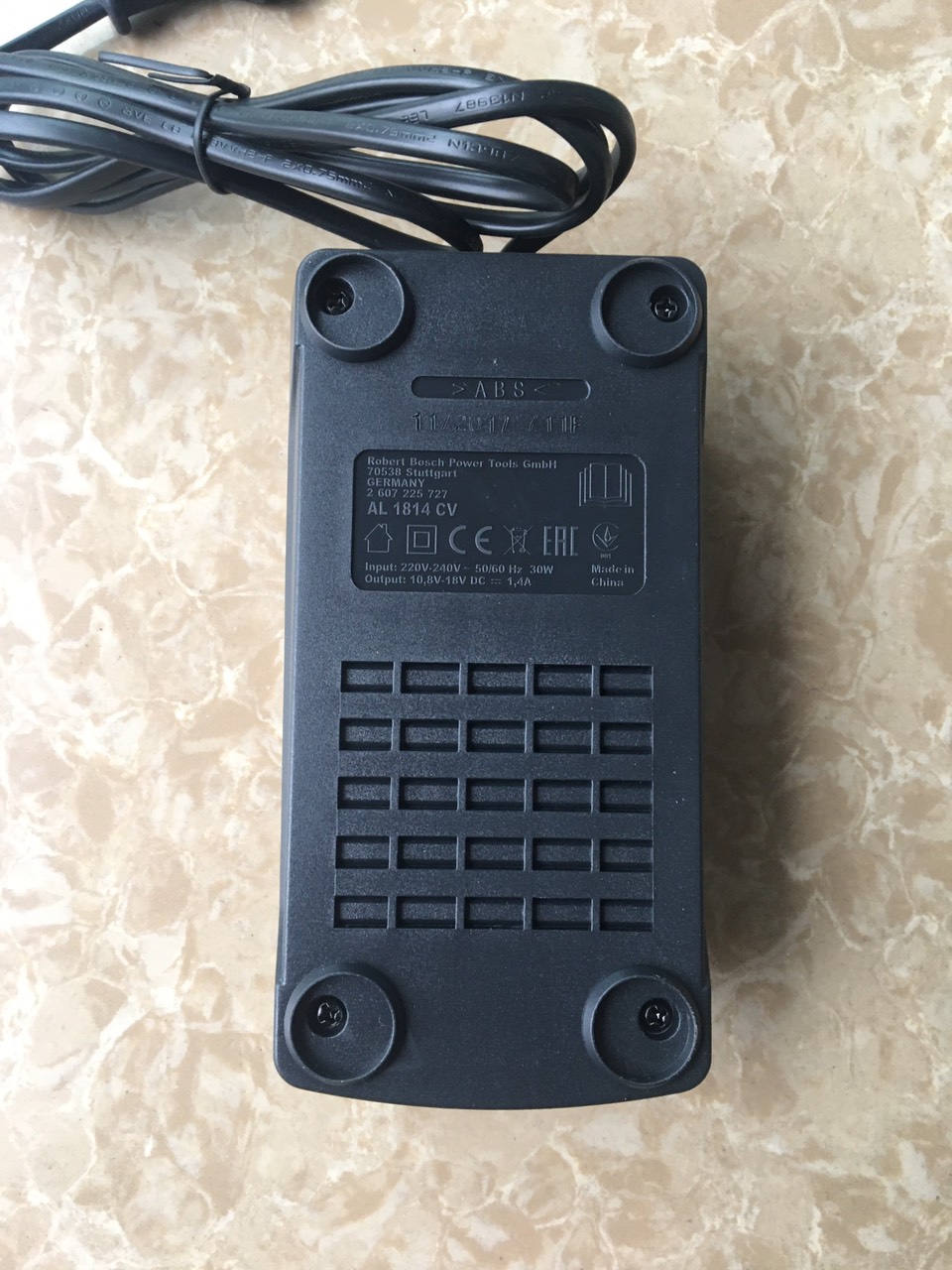 Sạc pin 18V 14V chính hãng