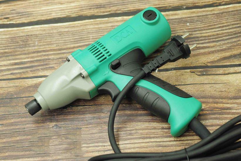 Máy vặn vít 300W DCA APL8 P1L-FF-8   (Xanh)
