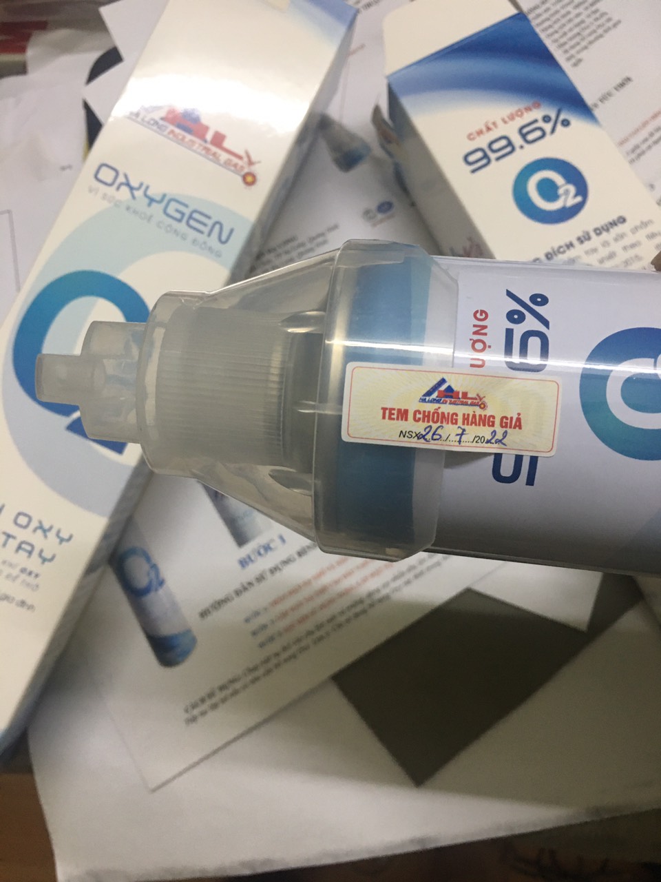 Combo 2 bình oxy mini cầm tay có sẵn nắp thở
