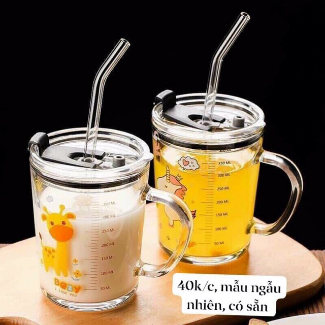 Ly thủy tinh có nắp chia vạch ml
