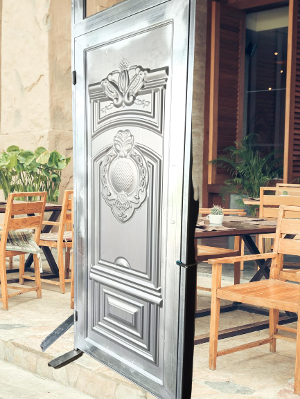 tấm tôn rập huỳnh cửa , hoa văn