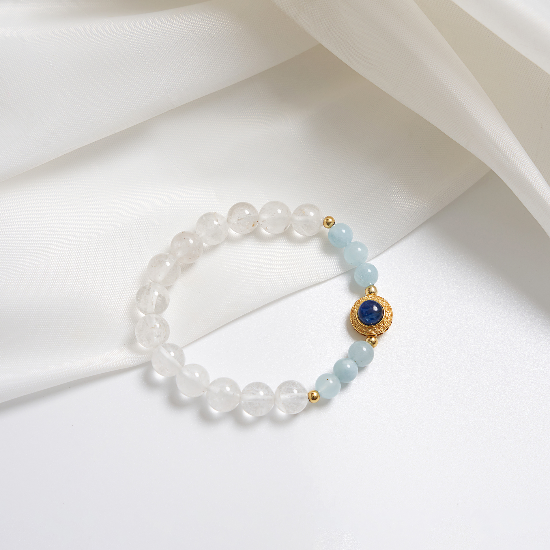Vòng tay lắc tay nữ đá thạch anh trắng phối aqua charm kyanite mạ vàng may mắn phong thủy Udumbara quà biếu tặng sang t
