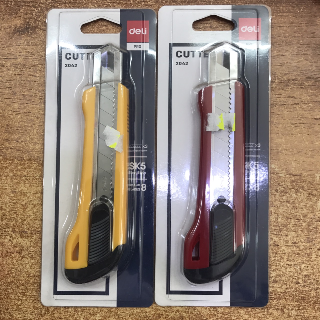 Dao dọc giấy Deli 2042