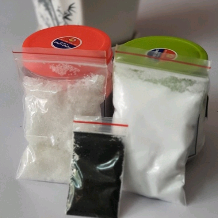 Tẩy mốc quần áo tẩy mốc ố vàng thâm kim quần áo trắng và màu