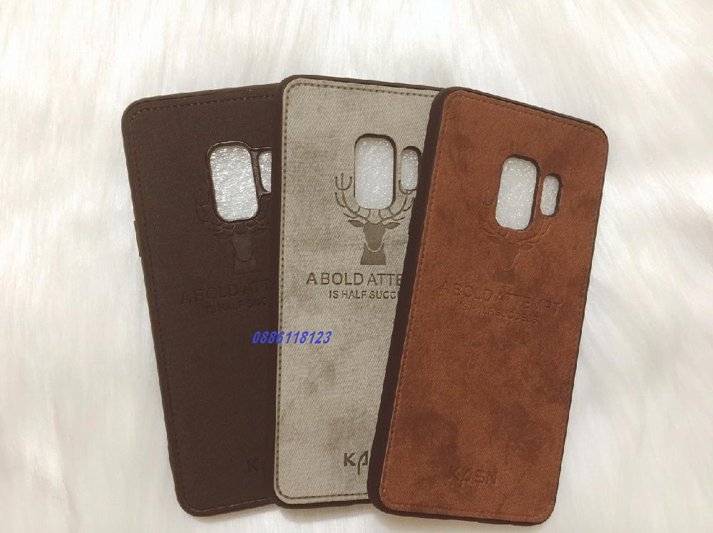 Ốp Lưng Samsung S9 PLus Vân Da Khắc Hình Nai Viền Chỉ (Full Màu)