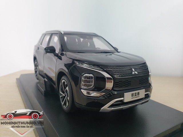 [HCM]Xe mô hình Mitsubishi Outlander 2023 tỉ lệ 1:18