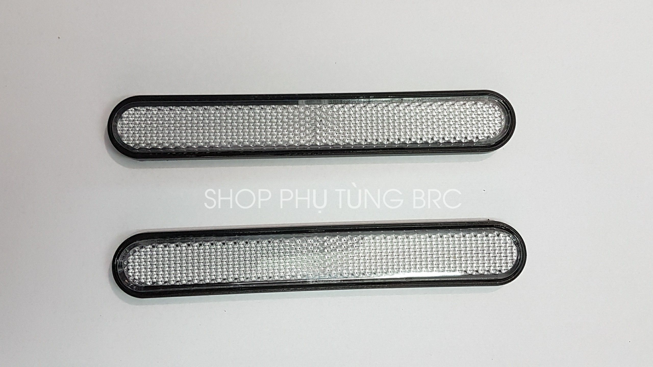 Mắt mèo loại dài phản quang trang trí xe máy