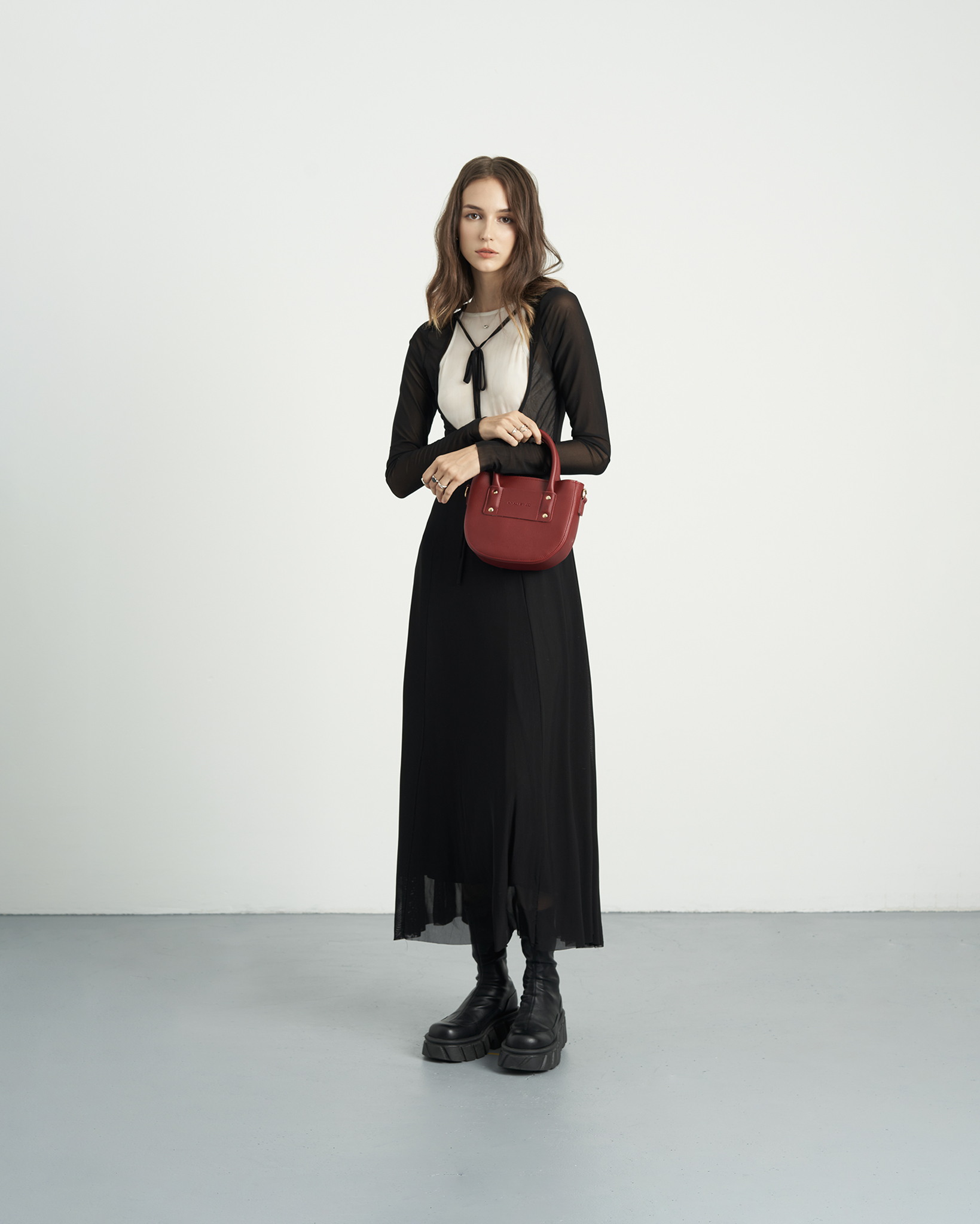 Đầm đen tay dài phối trắng KHÂU BY CQ chất mesh Charlette black&white