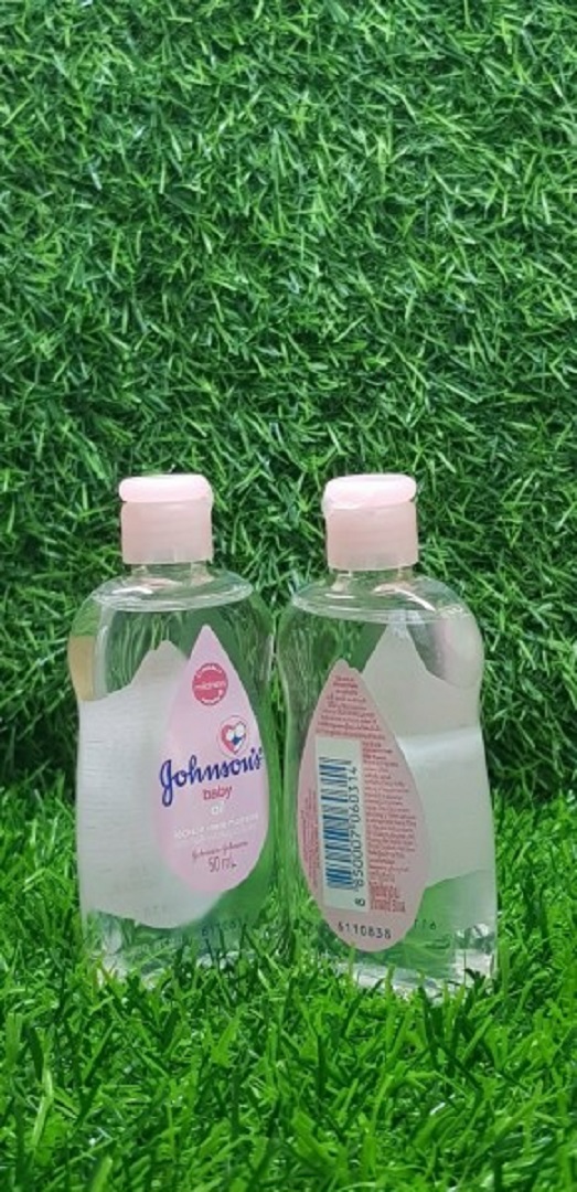 Dầu massage dưỡng da Johnson Baby Oil 50ml