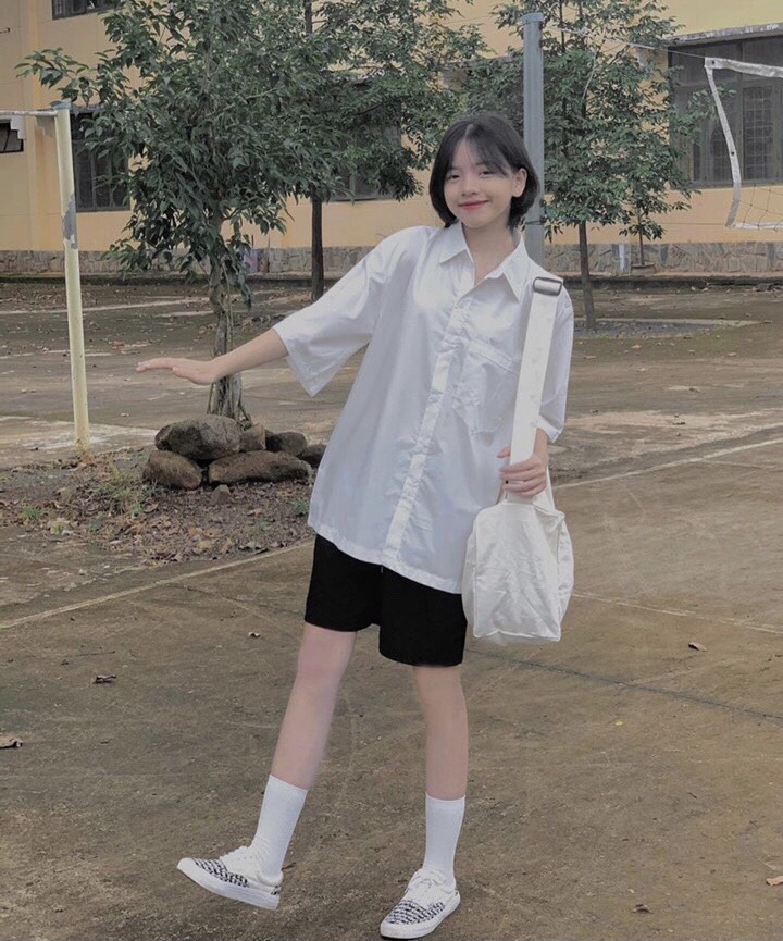 Áo Sơ Mi Học Sinh Chất Thô Lụa, Form Rộng Dưới 68kg