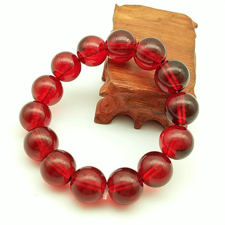 Chuỗi vòng tay màu đỏ