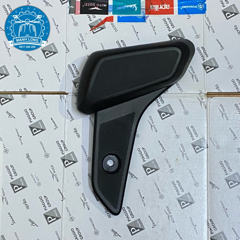 Plastic Vespa Sprint Vespa Primavera foot stool (original)