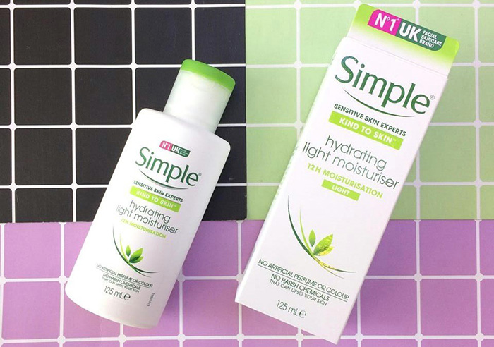Kem dưỡng ẩm  Simple Hydrating Light Moisturise