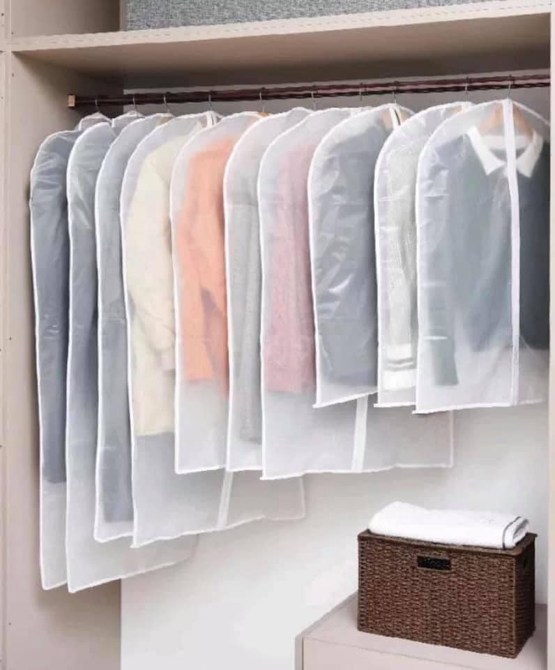 Bộ 4 chiếc túi nhiều kích cỡ bọc quần áo chống bụi treo trong tủ, chất liệu vải nhựa cao cấp chống thấm nước có khóa kéo chắc chắn - Combo 4 chiếc túi nhựa trong bọc quần áo chống bụi dễ dàng gấp gọn khi không dùng