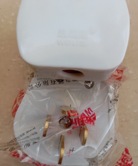 Phích cắm T4-16 3 pha 4 chân dẹt  16A 440V