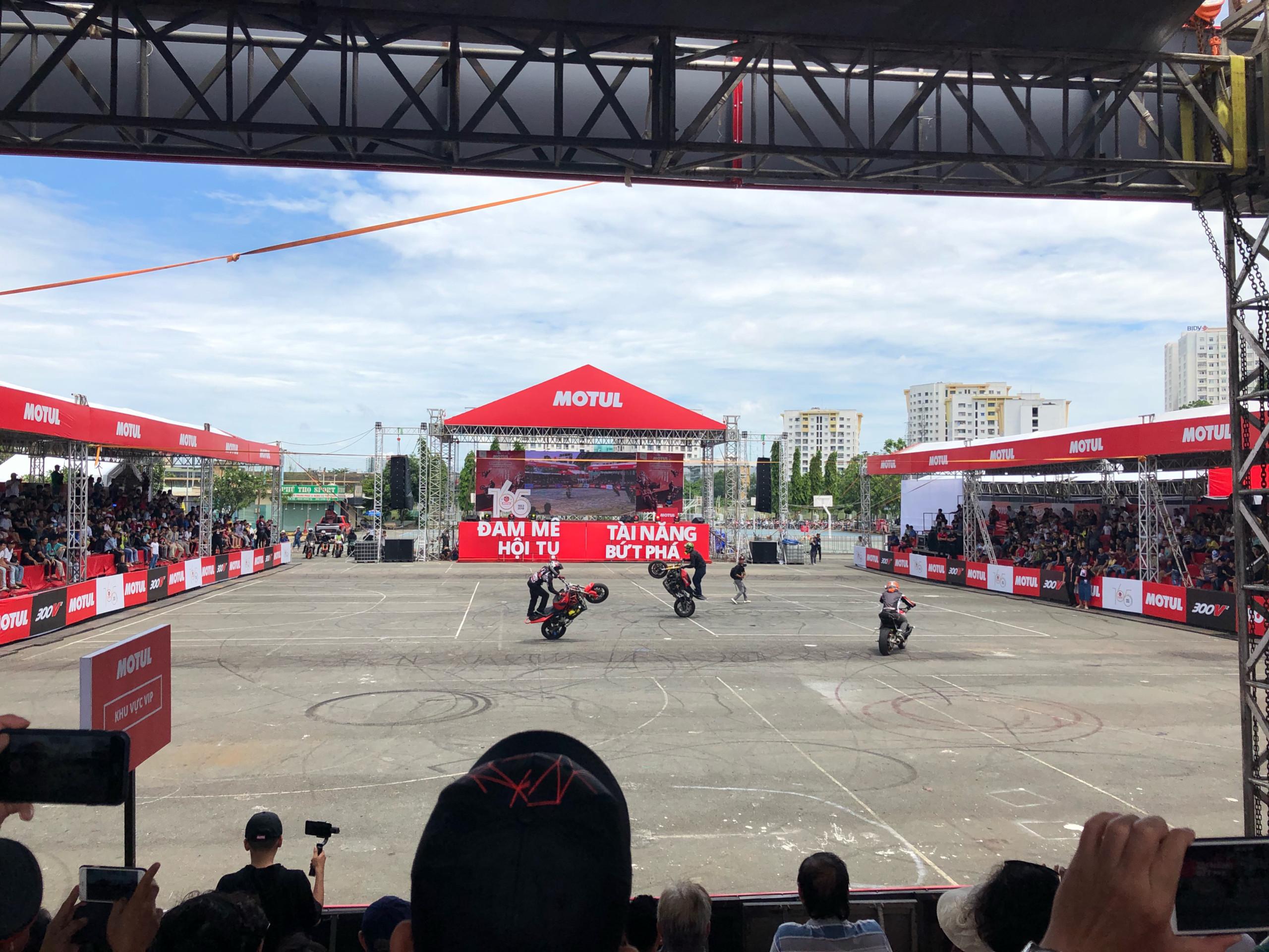 [HCM]Nhớt xe máy số Motul 3000 Plus 20W50 1L