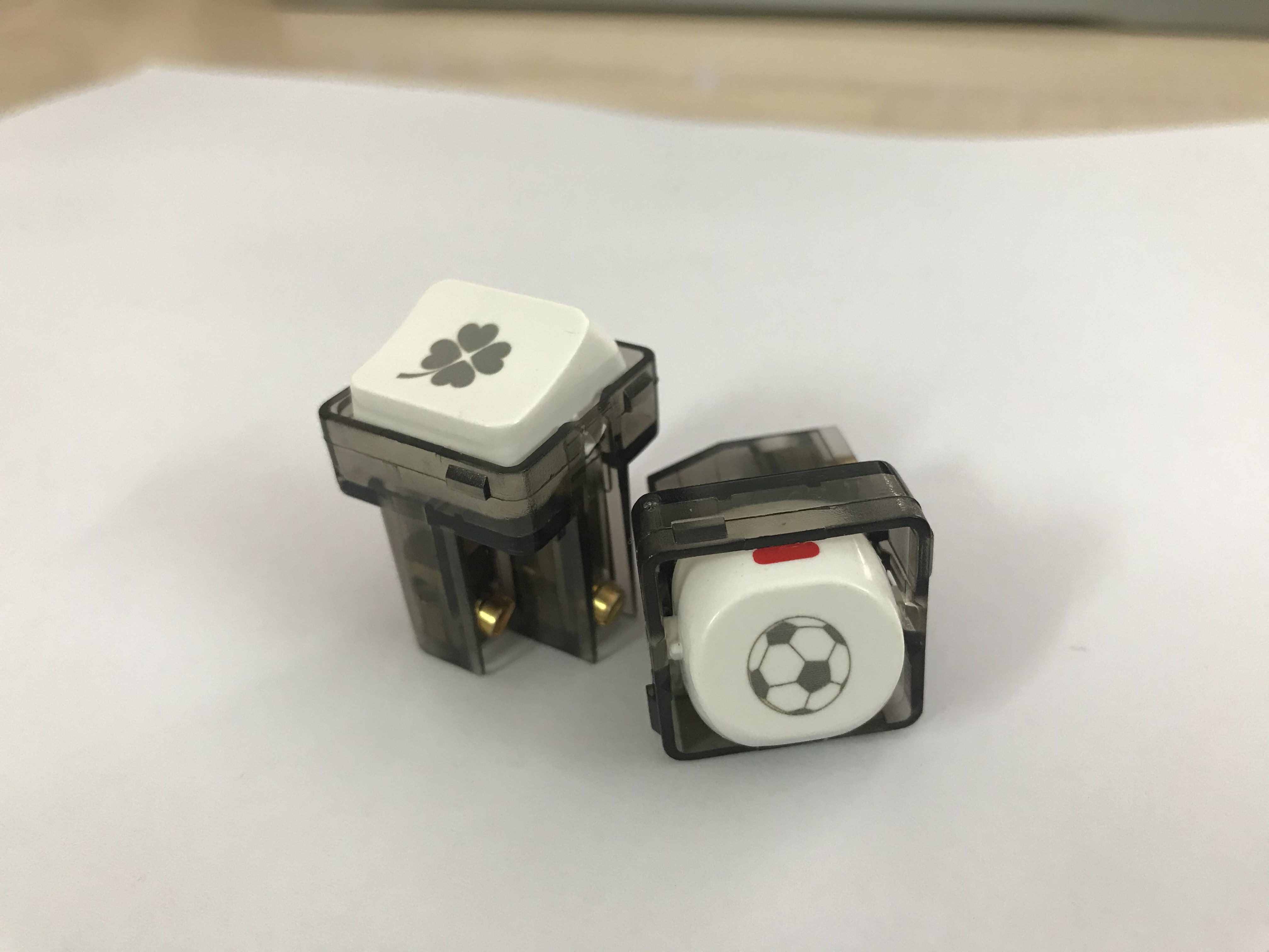 Hạt công tắc 1 chiều 2 cực 10A họa tiết HME18 (Sino, Lioa)
