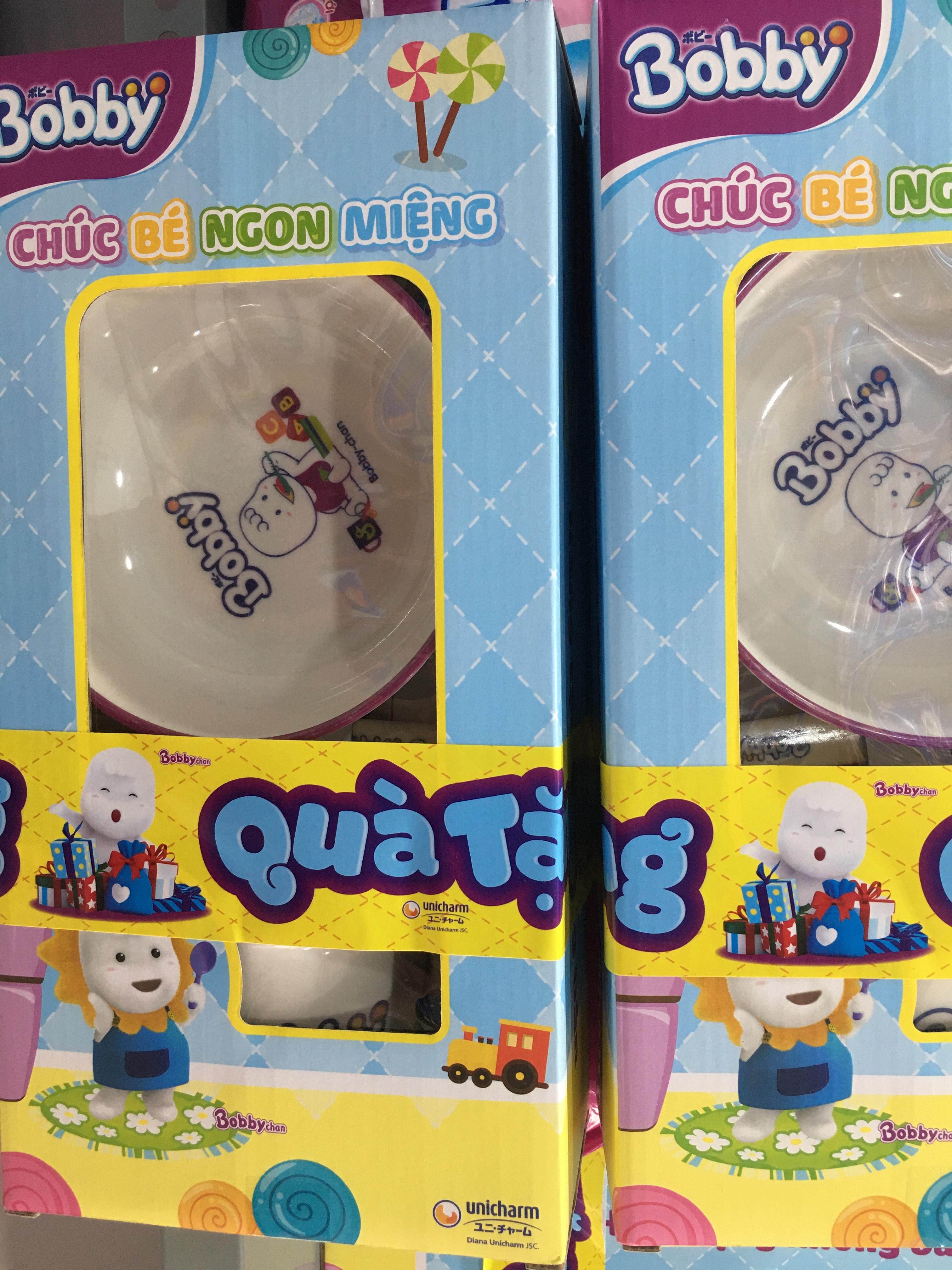 Tã quần Bobby XL 62 miếng (12-17kg) Tặng bộ chén ăn dặm