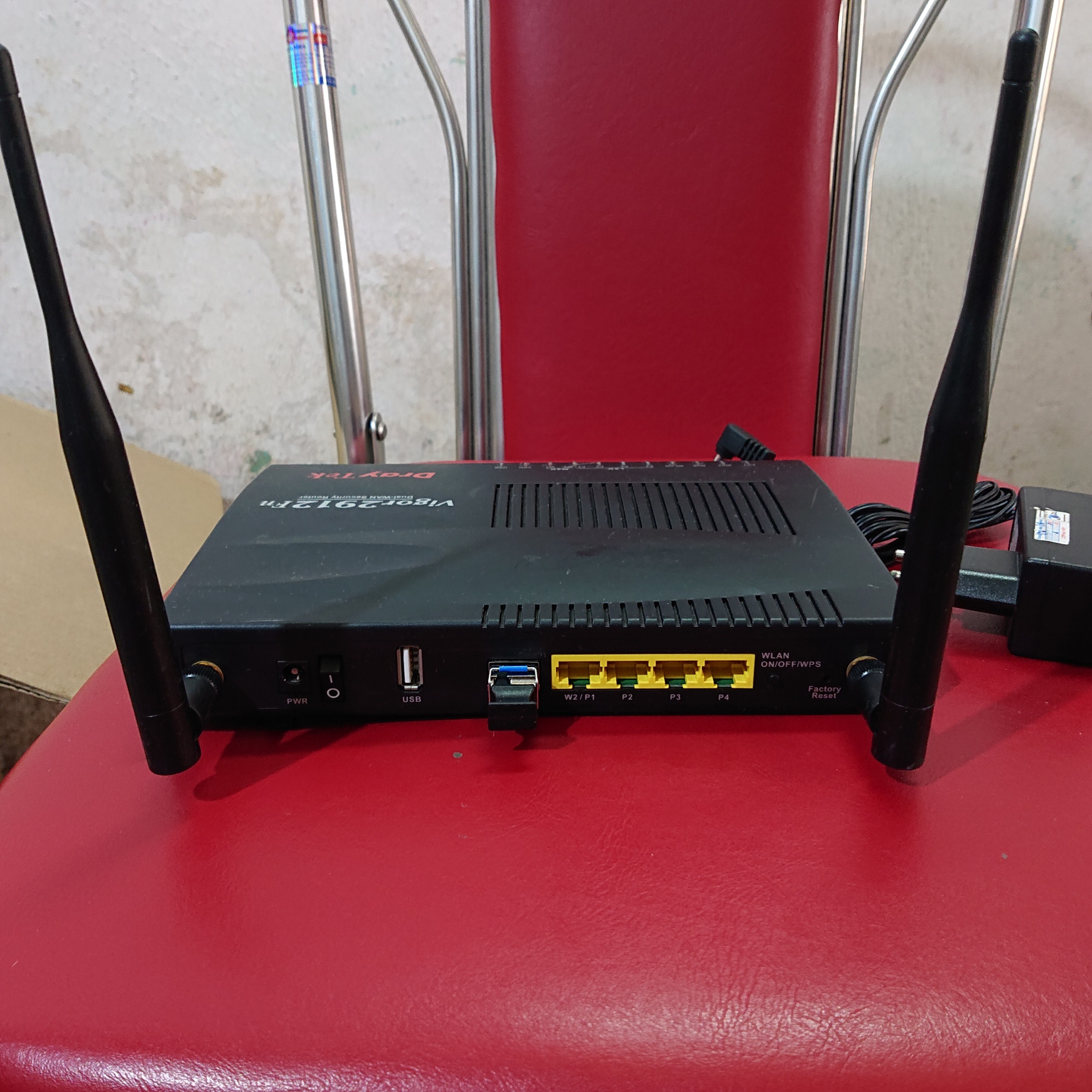 Draytek Vigor 2912Fn 300Mbps đẹp ( qua sử dụng )