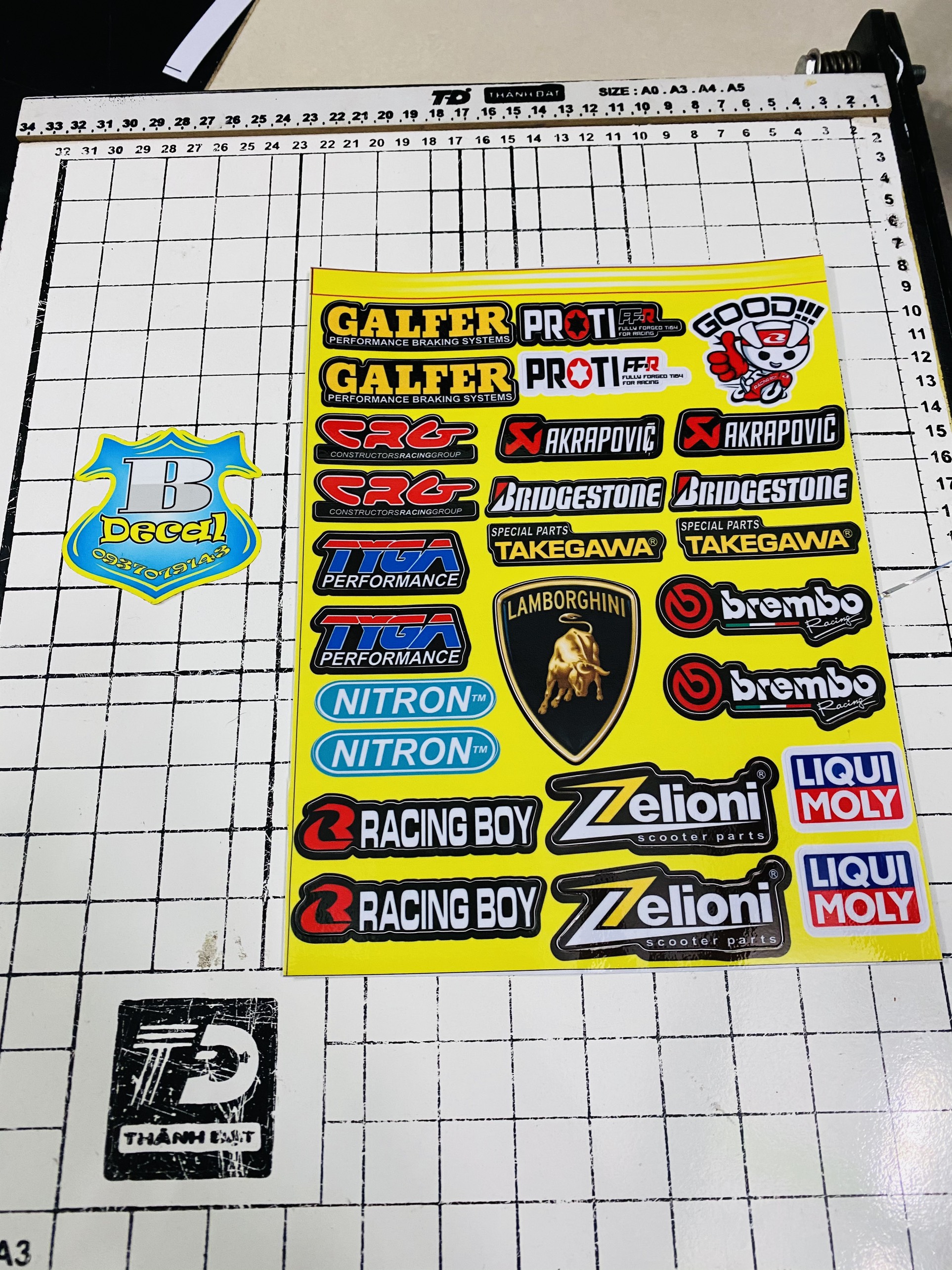 Tem logo sticker vàng 05