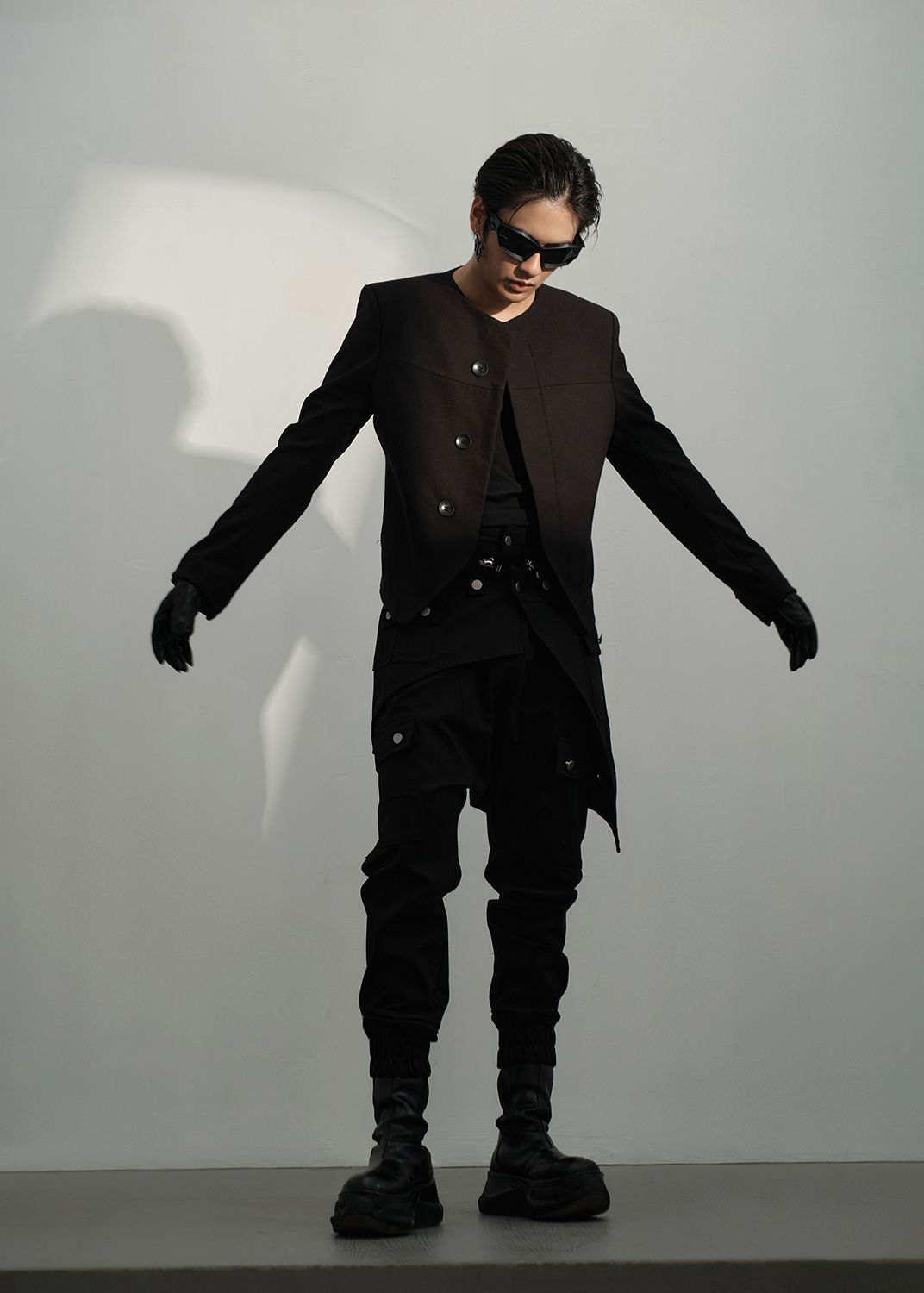 Blazer không cổ RICH Dusk Crop Blazer
