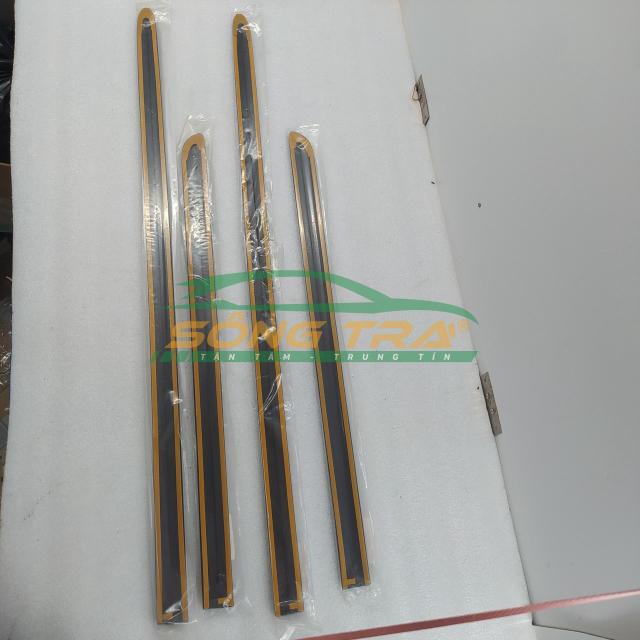 BỘ NẸP SƯỜN CỬA VIOS 2003-2005 CÓ CHỈ MẠ (GIÁ 1 BỘ NHƯ HÌNH)