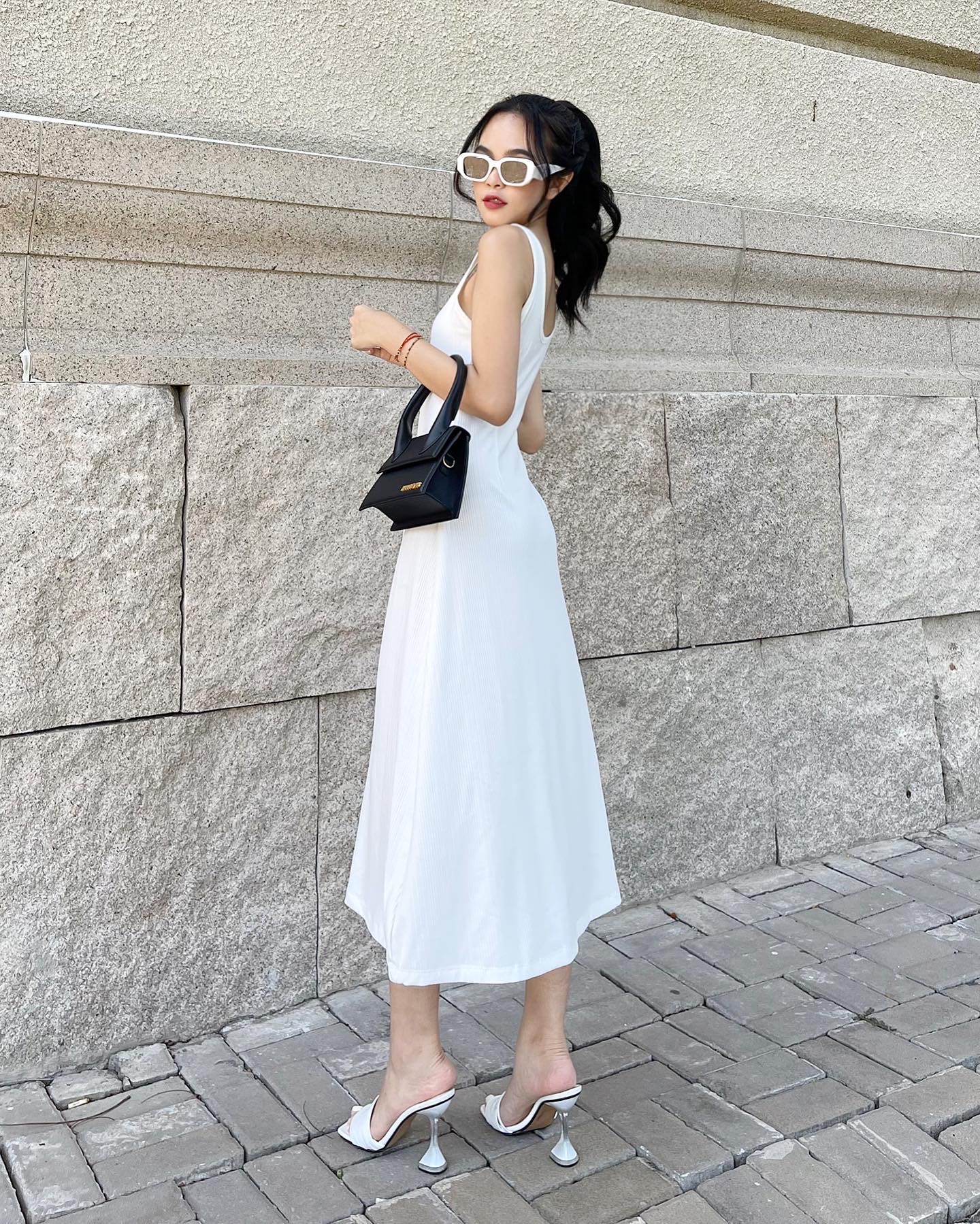 WHITELAZZ |Đầm thun dáng suông màu trắng đen - Layla Basic Dress