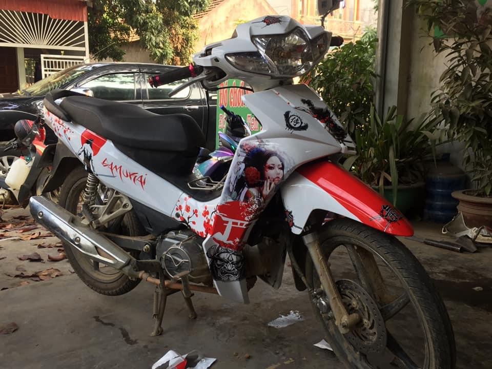 Tem trùm honda Blade samurai trắng đỏ - Độ dán team trùm decal xe máy honda Blade samurai trắng đỏ - Team trùm decal xe máy honda Blade rẻ đẹp và chất