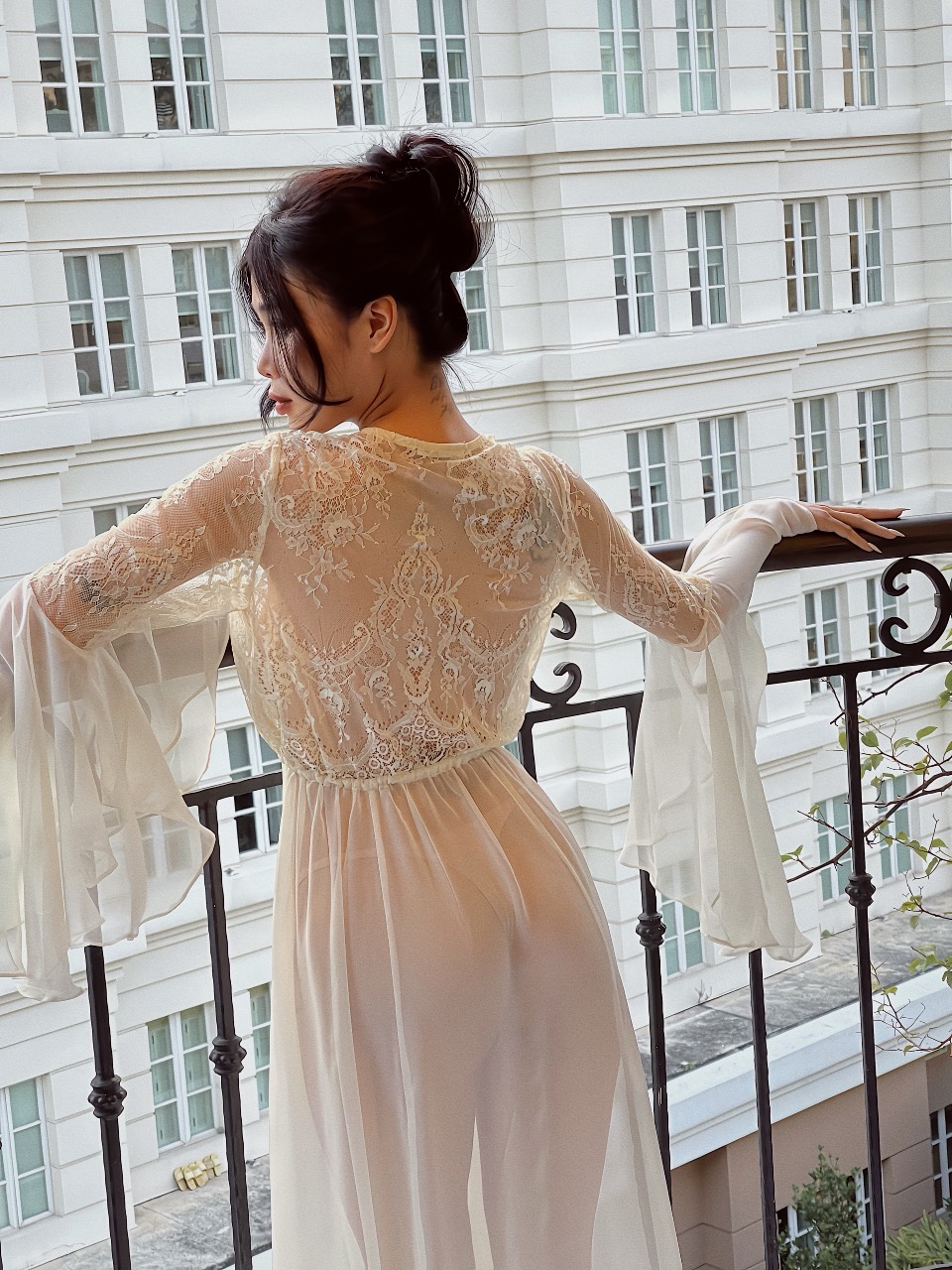 Gown Voan Estella L'âme Rouge