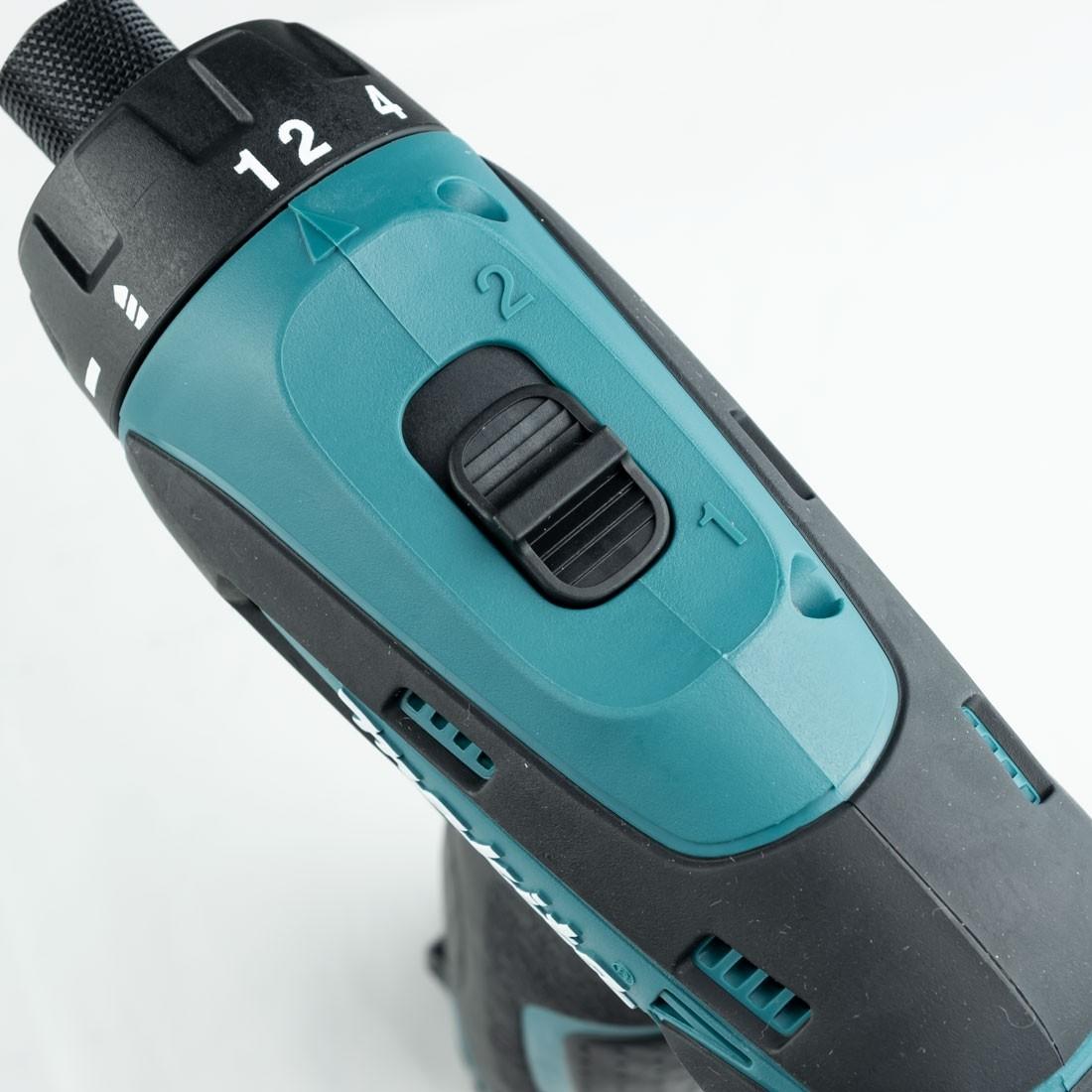 10.8V Máy khoan và vặn vít Makita DF030DWE